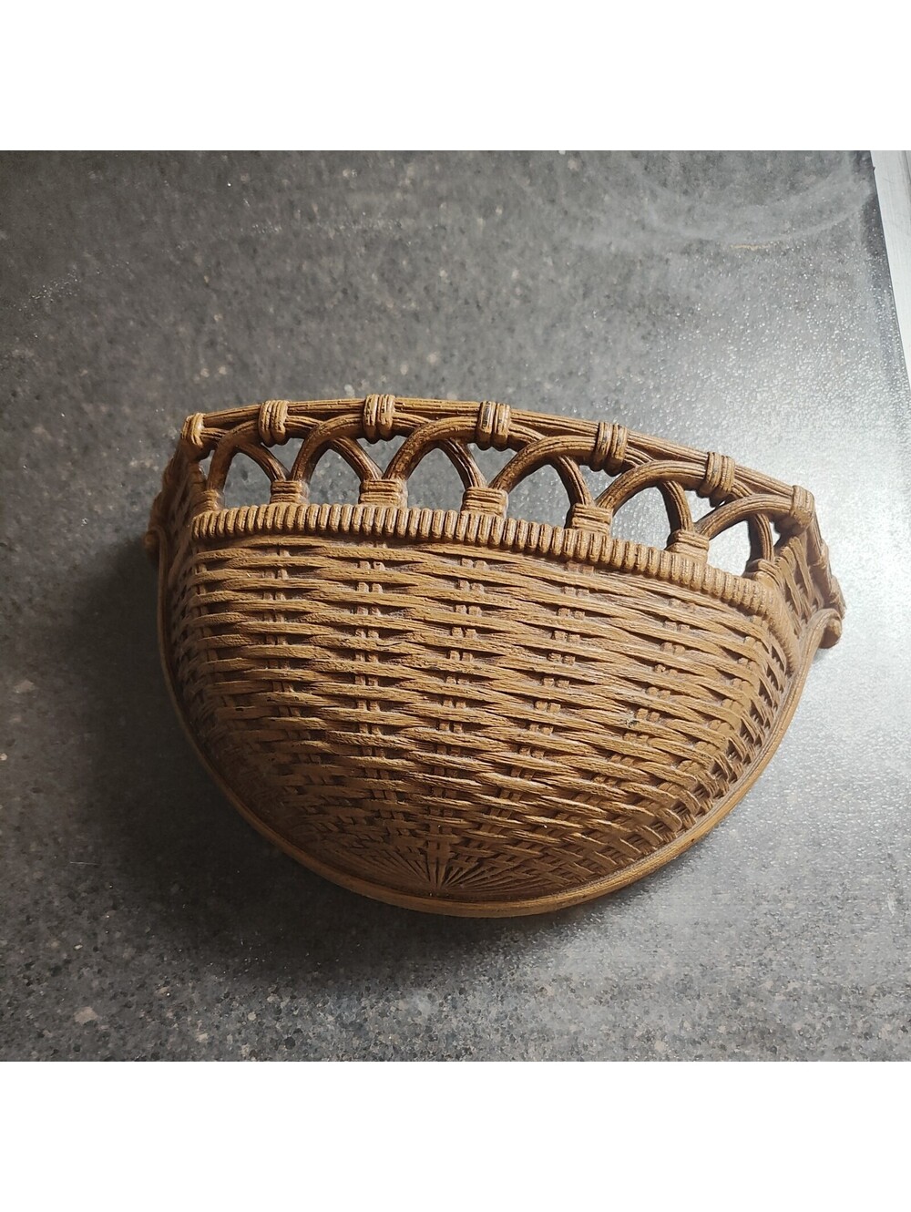 Vintage Syroco Brown Basket Wall Pocket planter